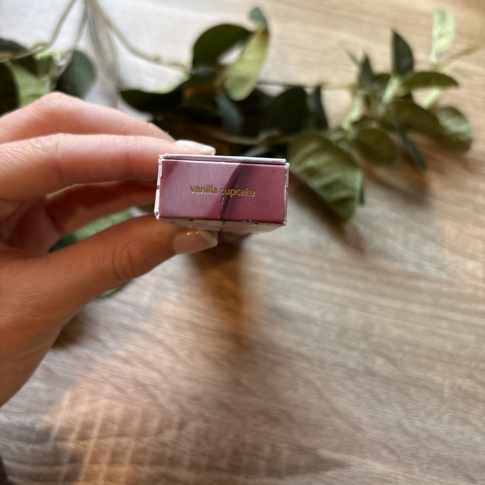 Tarte Tasty Treats Maracuja Juicy Lip Duo ~ VANILLA CUPCAKE ~ NEW - Picture 3 of 3